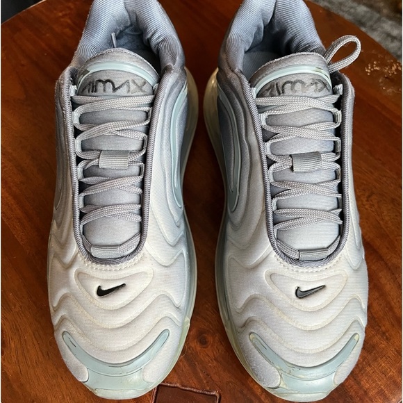 Nike Gray Air Max 720 Women’s Sneakers Shoes - Picture 2 of 12